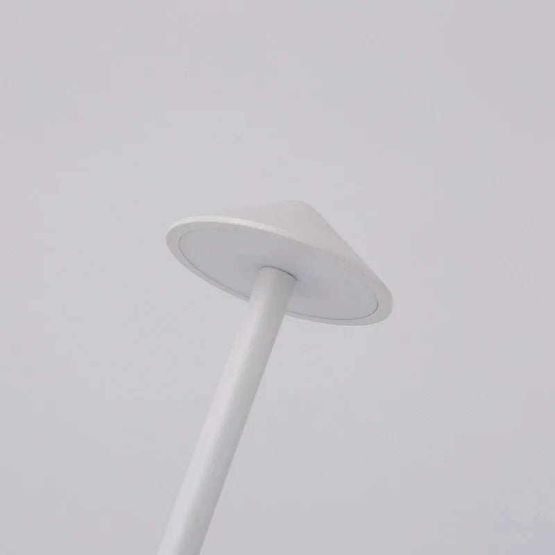 Luminária de mesa LED recarregável com sensor de toque. 3 temperaturas de cor e ajuste contínuo de intensidade.